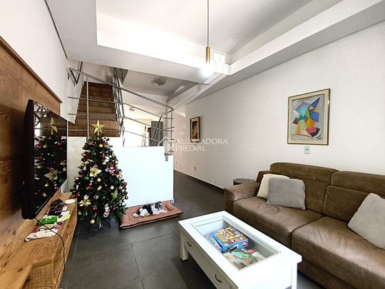 Casa com 2 quartos e 103m² para alugar em Hípica, Porto Alegre. - Foto 1
