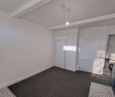 Southfield Lane, Bradford, BD7 - Photo 1