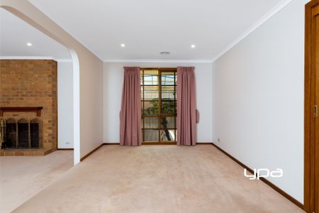 15 Strathearn Dr, Sunbury - Photo 5