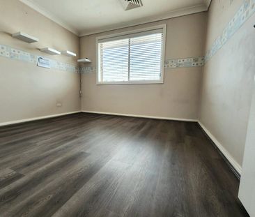 Family-Friendly Modern Townhouse in the Heart of Blacktown! - Photo 5