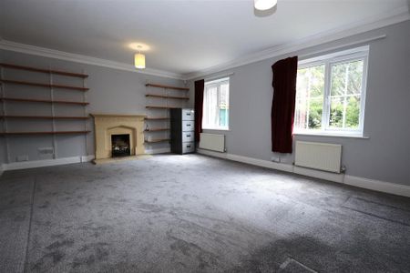 4 bedroom detached house to rent - Photo 2
