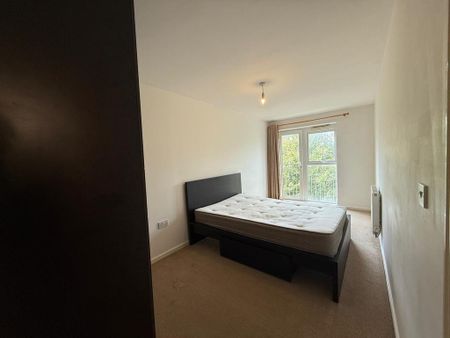 3 bedroom flat to rent - Photo 4