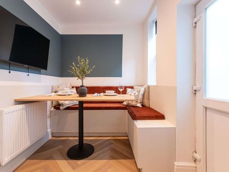 ⭐ New Rooms | Fast Move-In | 🅰️➕ Location - Photo 2