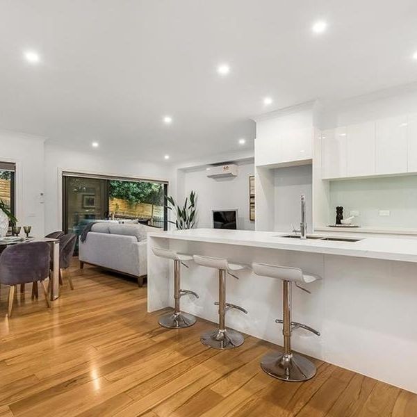 2/5 Bicton Street, Mount Waverley VIC 3149 - Townhouse For Rent | Domain - Photo 1