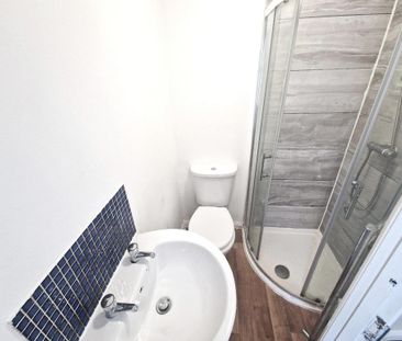 3 bedroom end of terrace house to rent - Photo 5