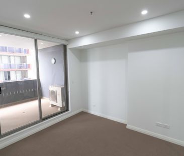 710/12 East Street Granville - Photo 2