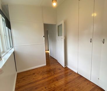 Three Bedroom Modern Home - Photo 3