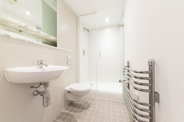 Studio to rent - Photo 1