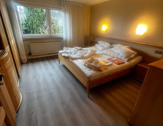 Modern möblierter Bungalow mit großem Garten - Photo 1