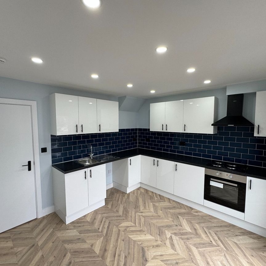 Studio Flat, Akerman Road, SW9 - Photo 1