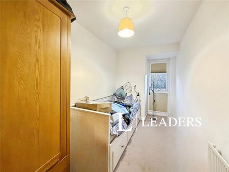 2 bedroom flat to rent - Photo 2