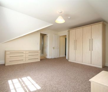 3 bedroom apartment to rent - Photo 4