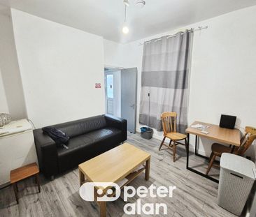 Cromwell Road - Photo 2