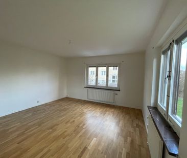 Heljestrandsgatan, Eskilstuna - Photo 2