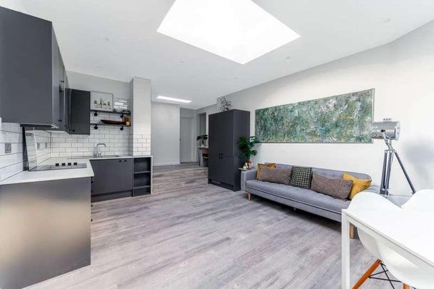 Conyers Road, Streatham Common, SW16 - Photo 1