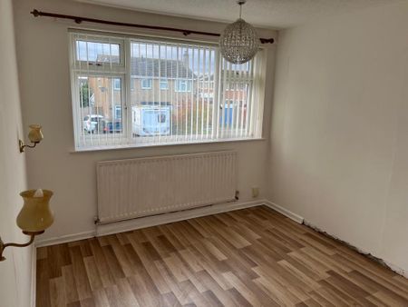 3 bedroom semi-detached house to rent - Photo 5