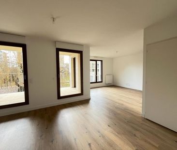 location Appartement T3 DE 65.55m² À BRUGES - Photo 2