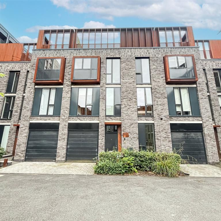 3 bedroom townhouse to rent - Photo 1