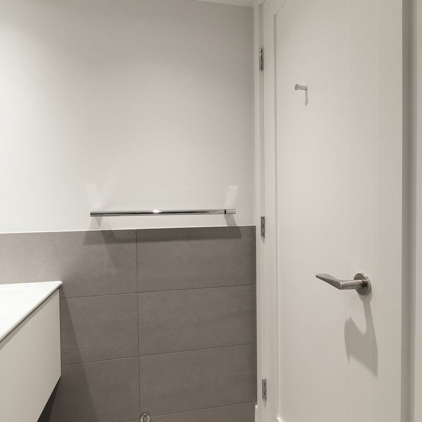 4570-4590 Queen Mary - Photo 1