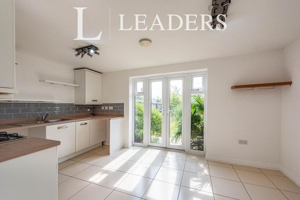 3 bedroom terraced house to rent - Photo 1