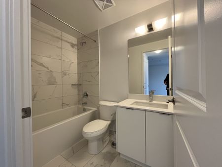 For Lease - 202 Burnhamthorpe Road Unit# 808, Mississauga, Ontario - Photo 5