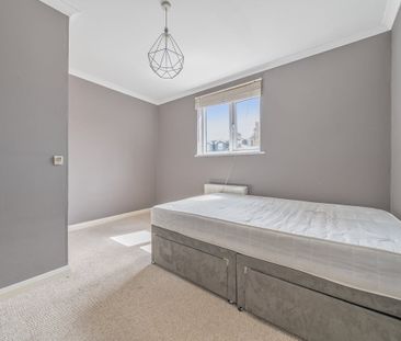 3 bedroom end of terrace house to rent - Photo 5