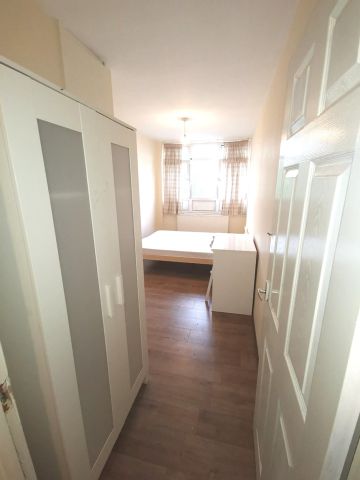 Room in a Shared Flat, Halyard House, E14 - Photo 5