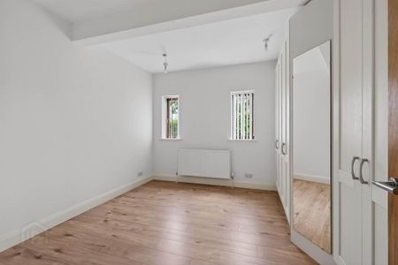 24 Edentrillick Road, Hillsborough, BT26 6PG - Photo 4