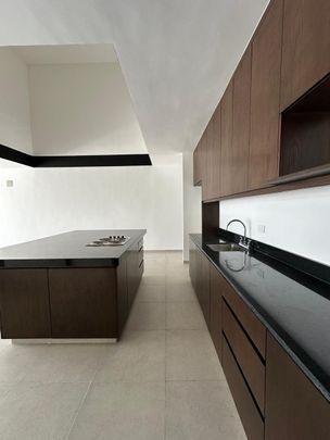 Townhouse con piscina en renta en Residencial Xcanatún - Photo 1