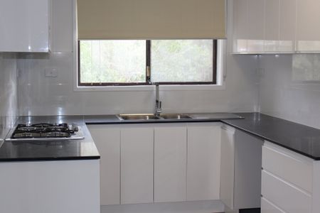 Quaint 2 bedroom apartment includes study & storeroom - Photo 4