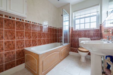 To Let 4 Bedroom House - Photo 4