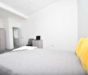 1 bed house share to rent in Ribblesdale Street, Burnley, BB10 - Photo 1