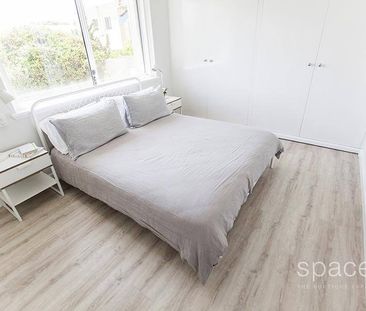 Fully Furnished and equipped Family home in perfect location - Photo 1