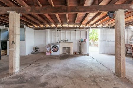 LOW MAINTENANCE UNFURNISHED HOME WITH SIDE ACCESS - Photo 3