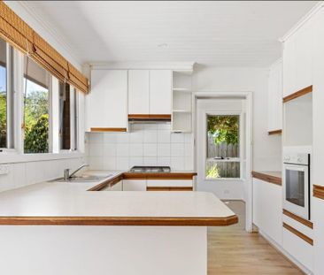 28 Aitken Street, Sunbury, VIC 3429 - Photo 4