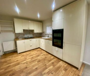 3 bedroom house to rent - Photo 2
