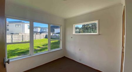 Affordable 3-Bedroom Home with Backyard – Lynf... - Photo 5