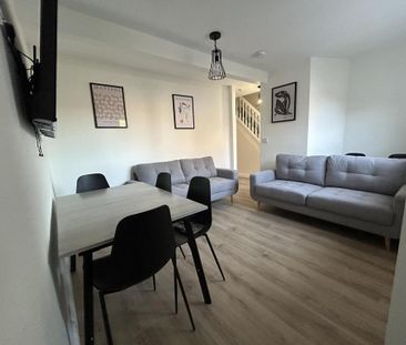 6 bedroom house to rent - Photo 1