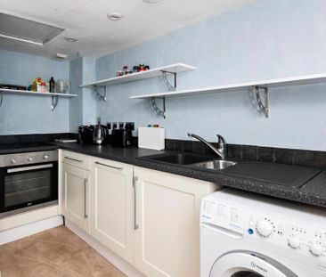 1 bedroom flat to rent - Photo 6