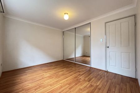 Tightly held complex | Convenient location (Access from Milton Street side) - Photo 4