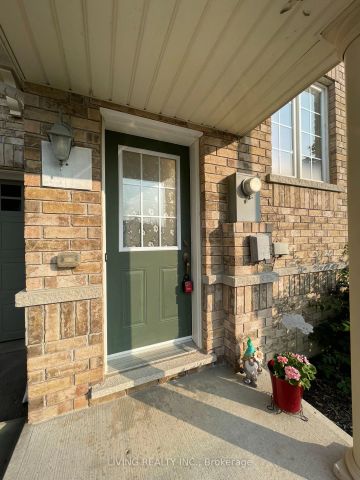 Condo Townhouse For Lease | N9255946 - Photo 3