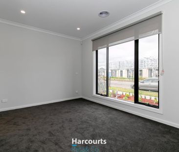 Like New & Ready to call HOME! - Photo 1