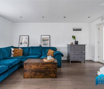 3 bedroom end of terrace house to rent - Photo 3