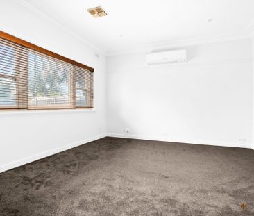 HOUSE SIZED PROPERTY | STUDY | WALKING DISTANCE TO BEACH - Photo 4