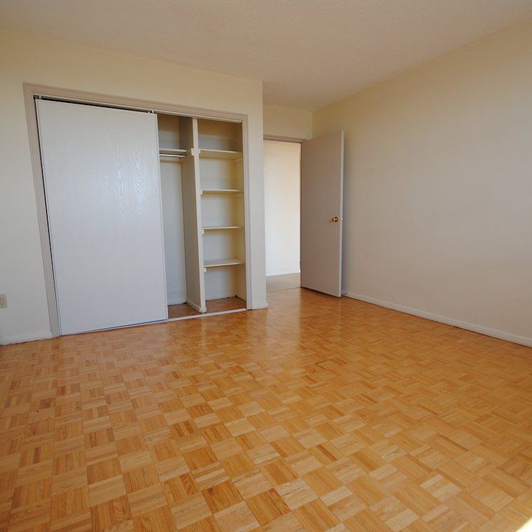 Downtown Living at its best - Minutes to parks, shops, restaurants, and more. - Photo 1