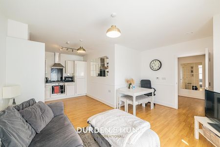 Hazelnut Court, Firwood Lane, Romford - Photo 4