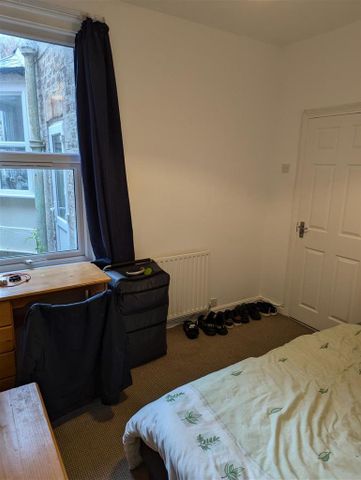 4 bedroom private hall to rent - Photo 4