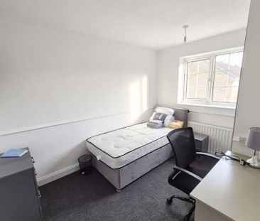 4 bedroom detached house to rent - Photo 6