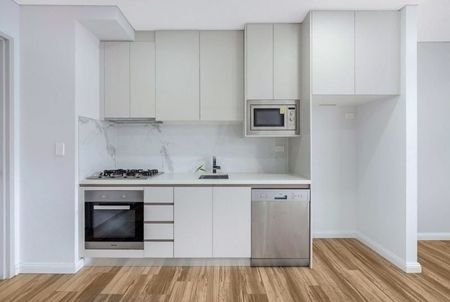 Executive Living in the Heart of Sydney Olympic Park - Photo 5