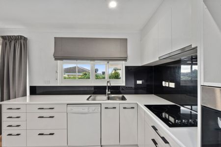 Fully Renovated Unit in Popular Newstead - Photo 2